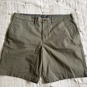 Express Men's Khaki Green Flat Front Shorts